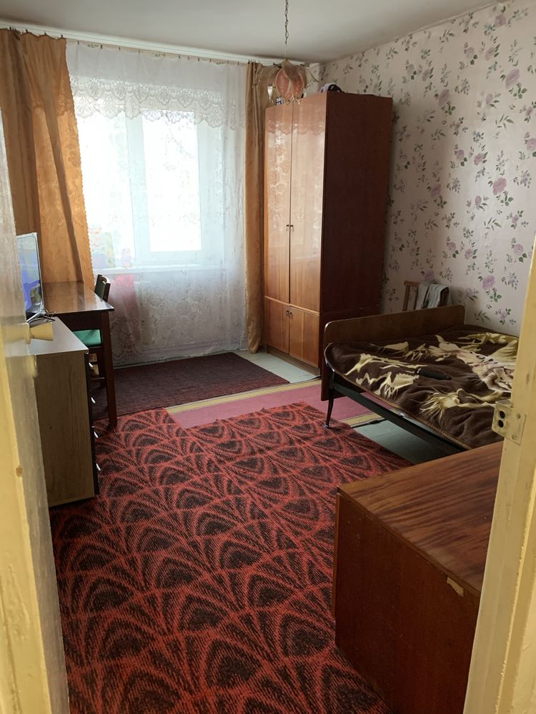 ЗАРІЧНИЙ, 3 кім.квартира, 1 поверх з балконом. Є - ВІДНОВЛЕННЯ можливе