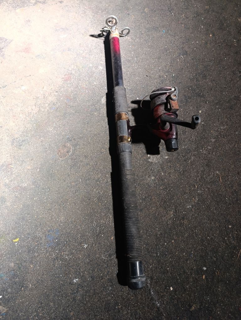 Cana de pesca com carreto