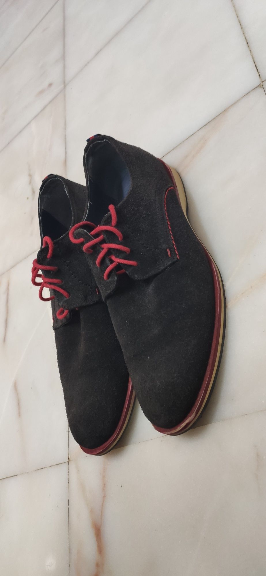 Sapatos 41 preto e vermelho