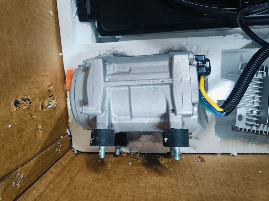 Klimatyzacja do kombajnu ciągnika uniwersalna 12v