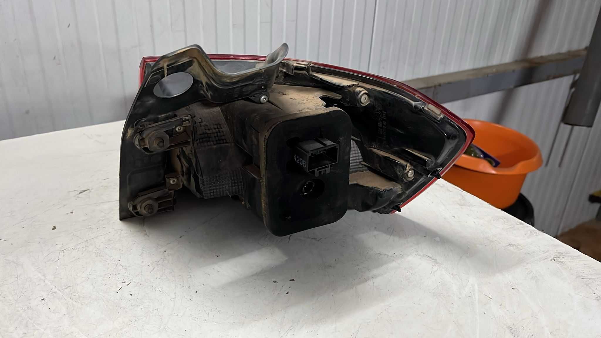 Farolim esquerdo VW PASSAT B8 Variant (3G5, CB5) 1.6 TDI