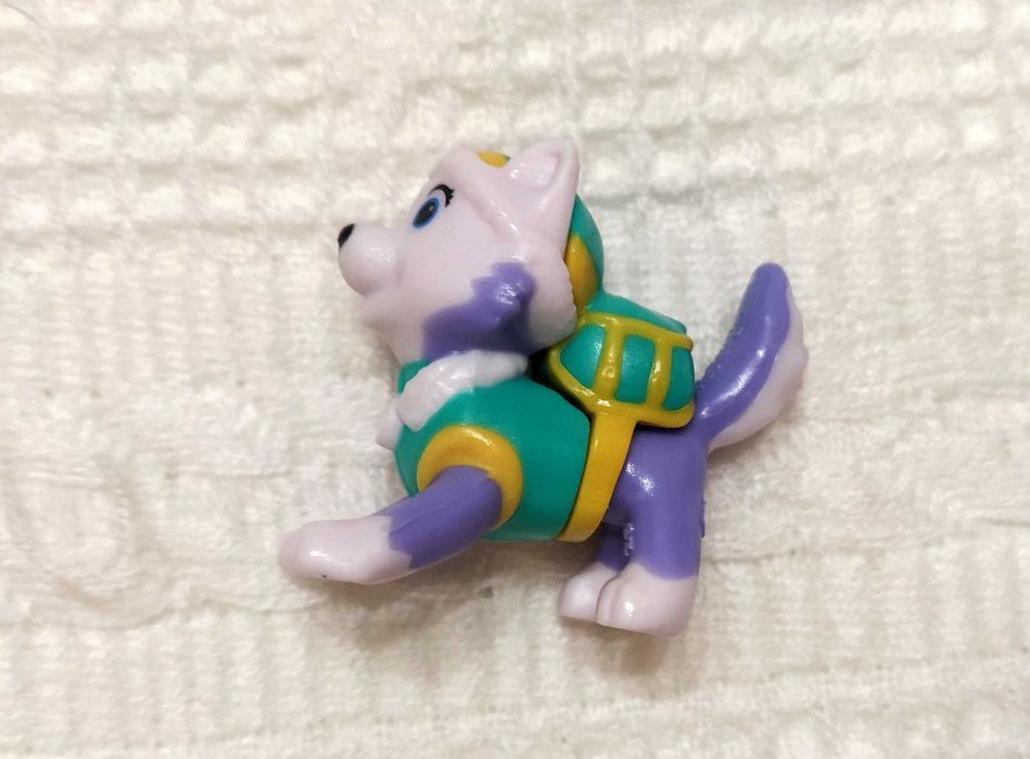 Piesek Everest Kinder Psi Patrol