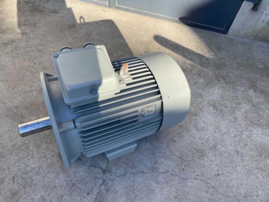 Silnik elektryczny 37 kW 1480 obr kołnierzowy