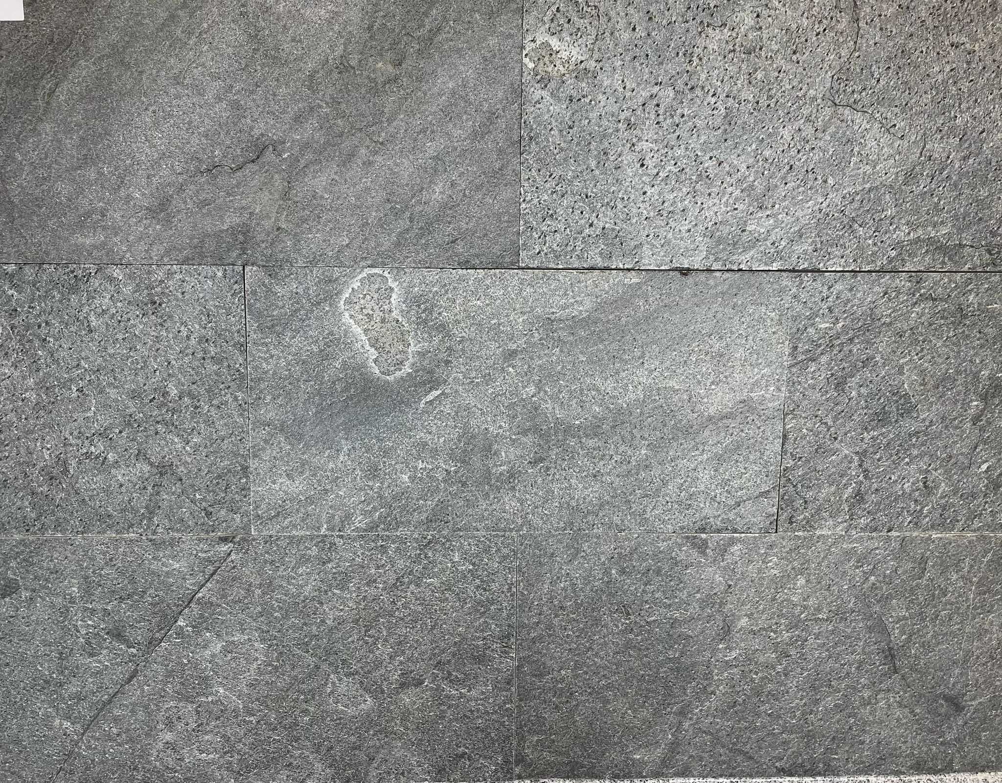 Płytki elewacyjne kwarcyt Silver Grey naturalny 60x30x1,2 cm