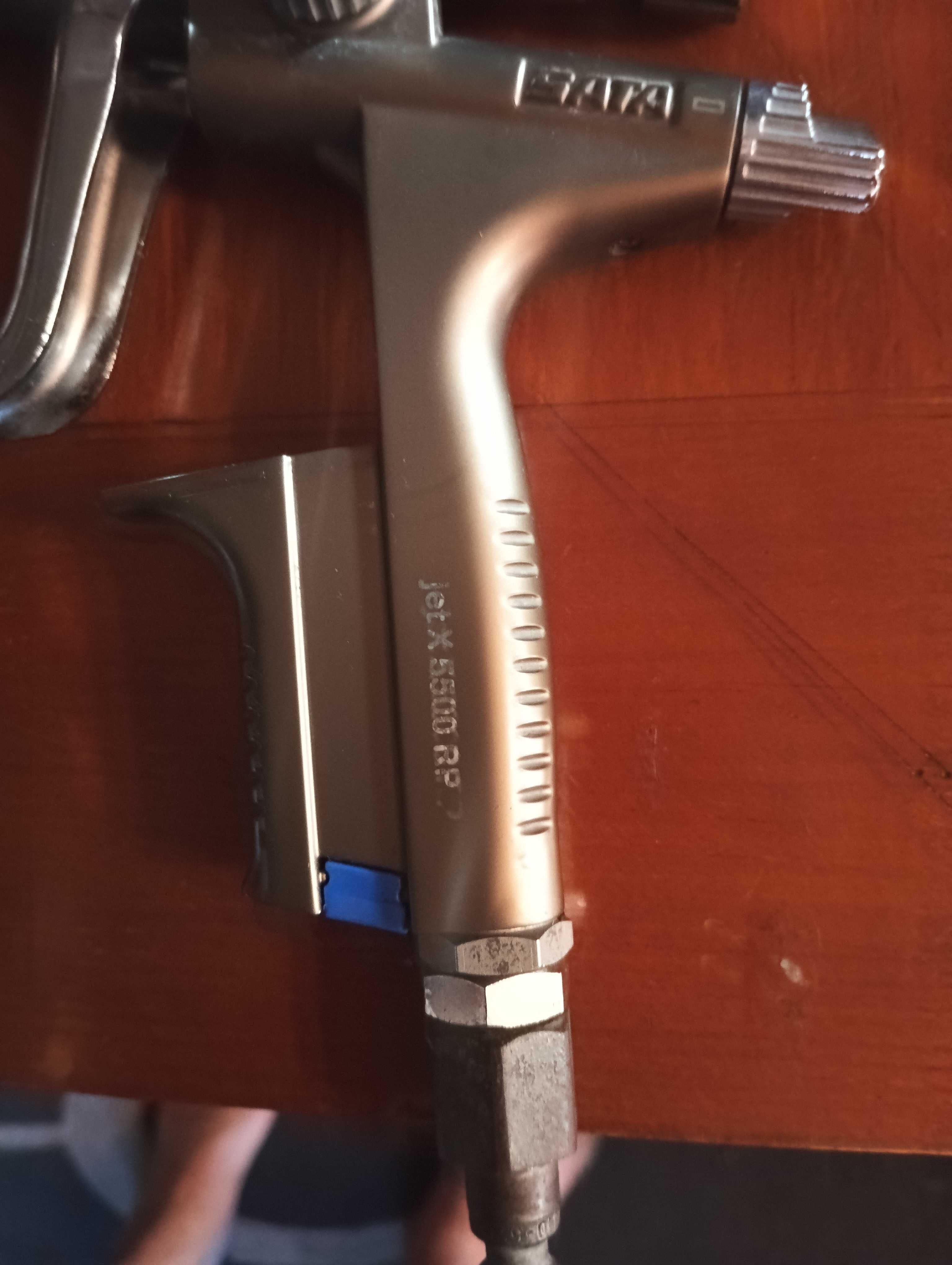Pistolas de pintar . Duas sata jet x 5500 hvlp /-