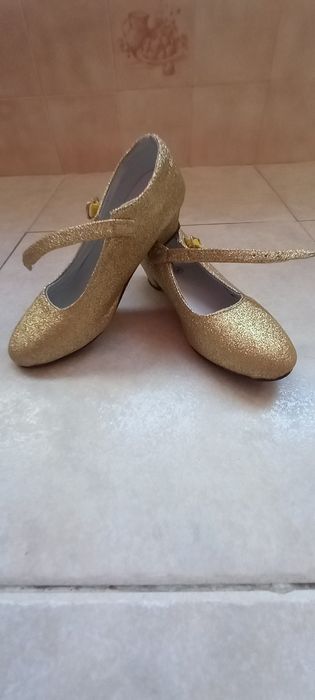 Sapato ouro fantasia