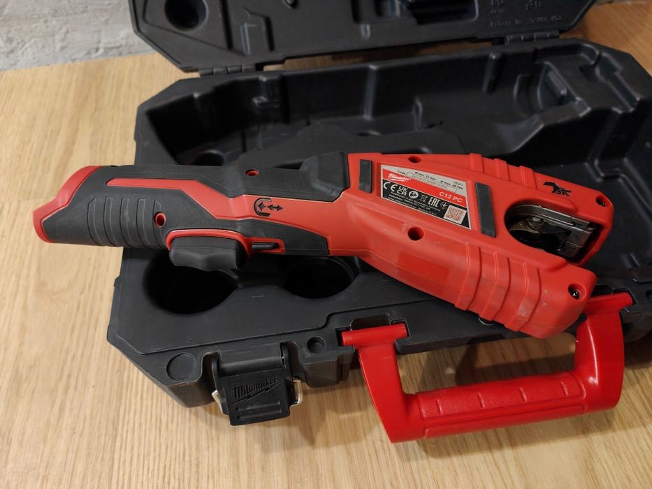 Maszyna do cięcia rur Obcinacz Milwaukee