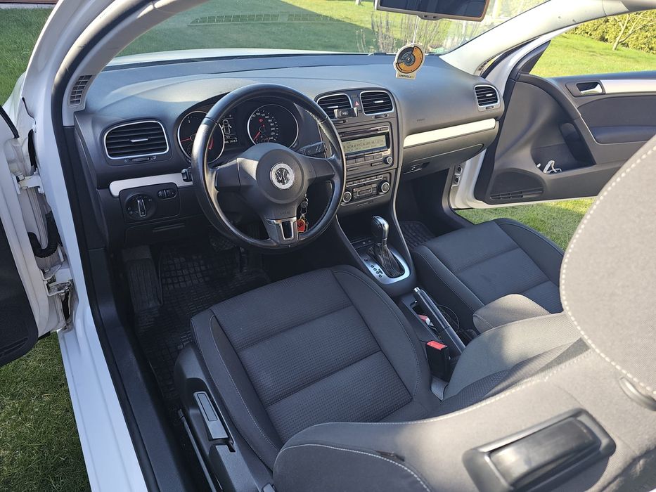 Volkswagen GOLF VI 1.6 TDI Highline automat DSG