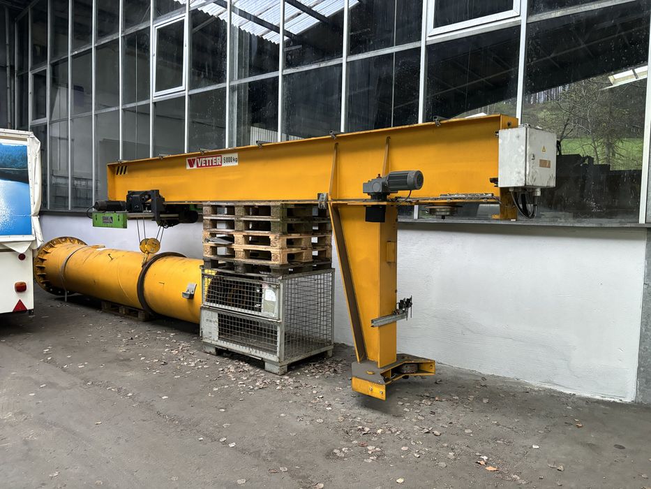 Żuraw obrotowy 5000kg dźwig suwnica Vetter 5t wysięg ok. 5m 2011 rok