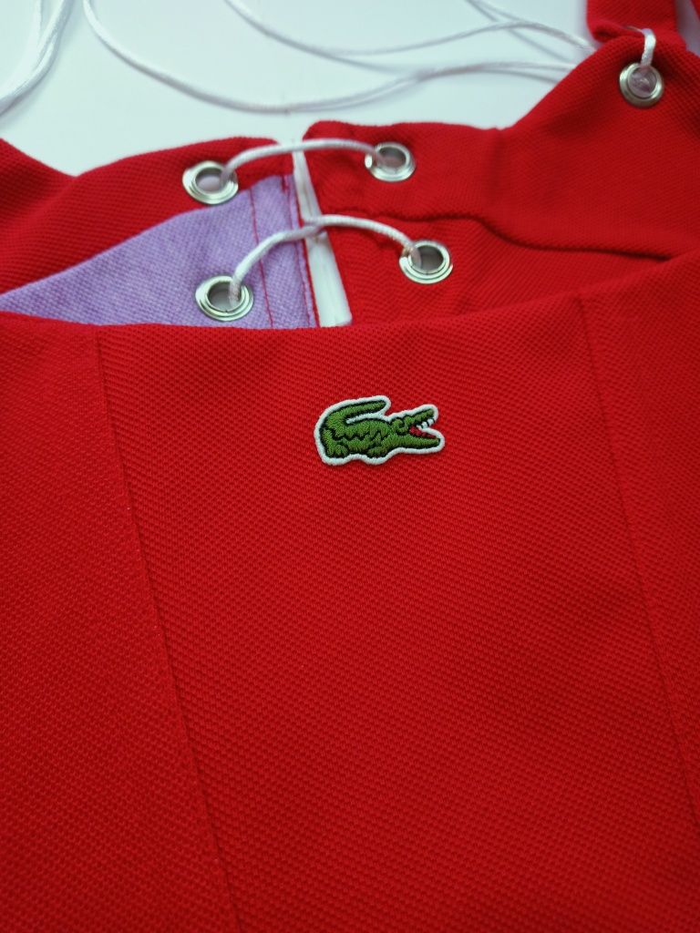 Топ Lacoste червоного кольору