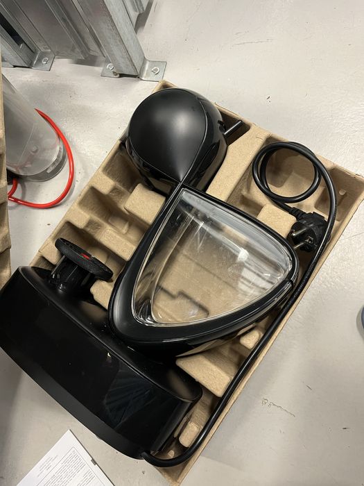 Ekspres Nescafe Dolce Gusto - plus mały ekspres na części.