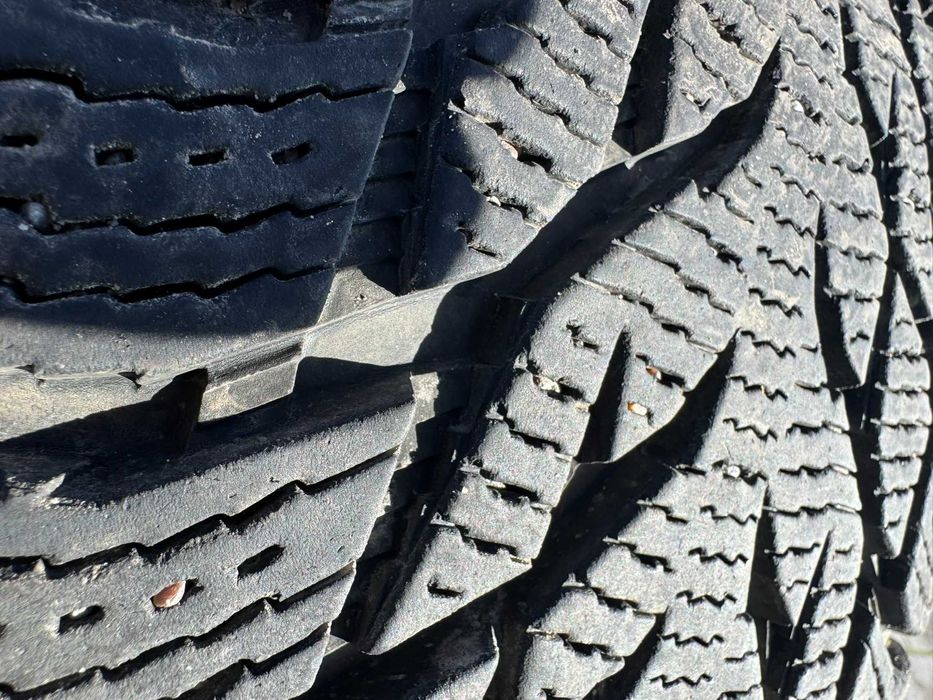 шини 235/55 R19 Nokian Hakkapeliitta R3 зима 4 шт