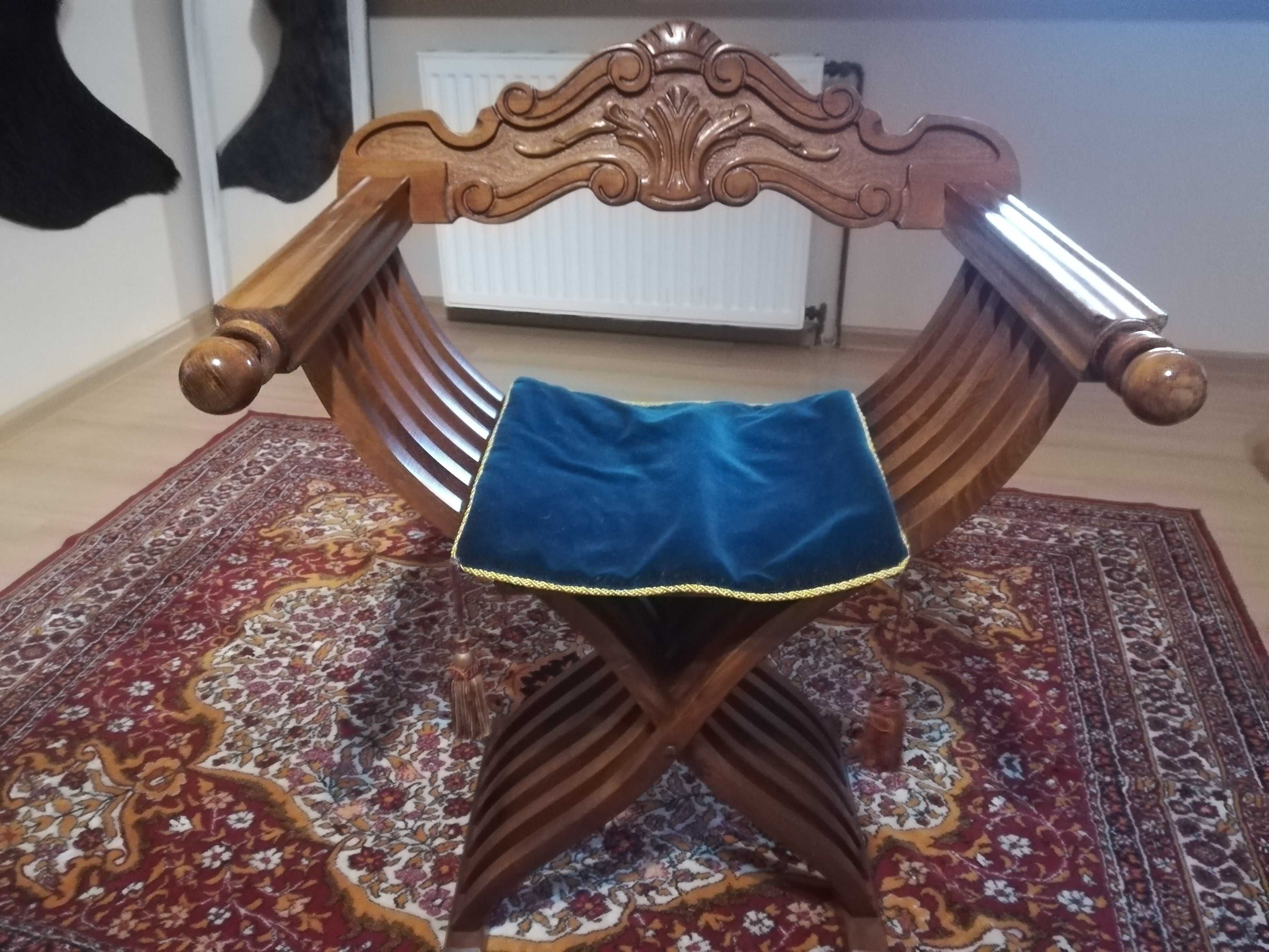 Krzesło składane w typie "rzymskim"