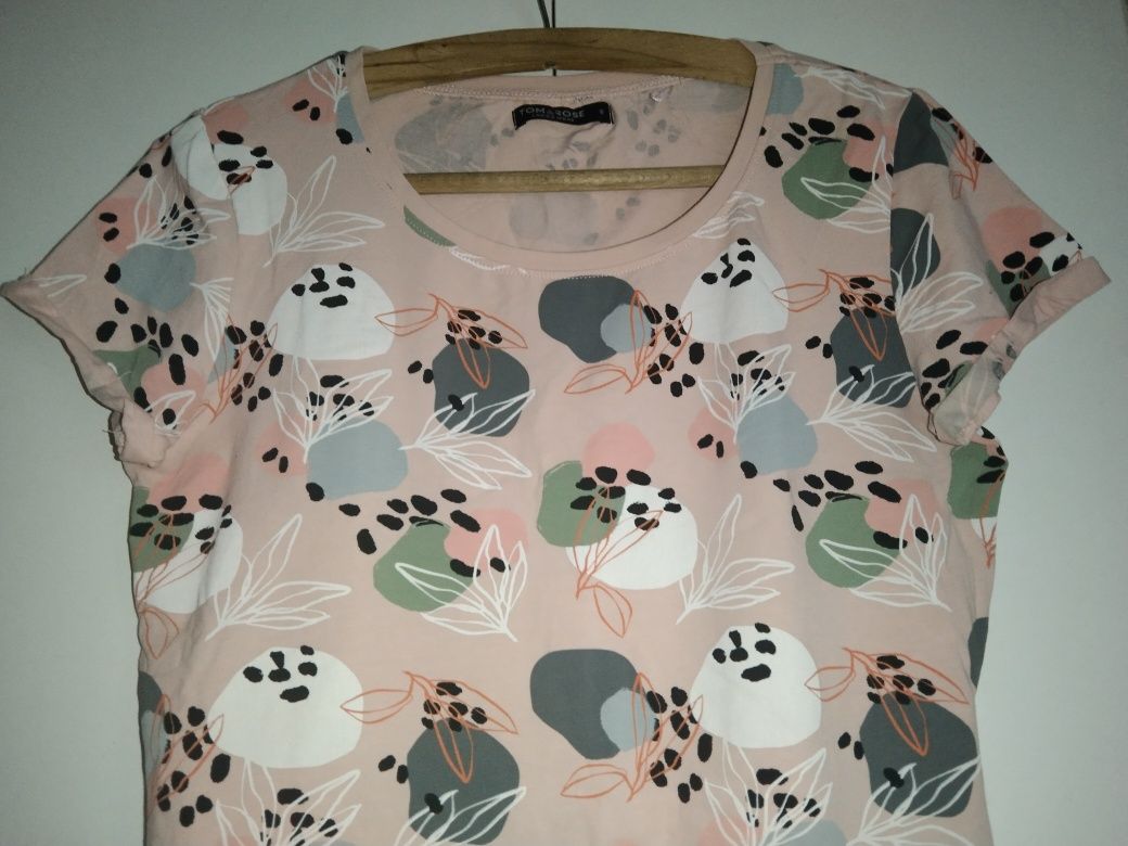 Sprzedam T-Shirt Damski z Nadrukiem, rozmiar M, marki Pull & Bear