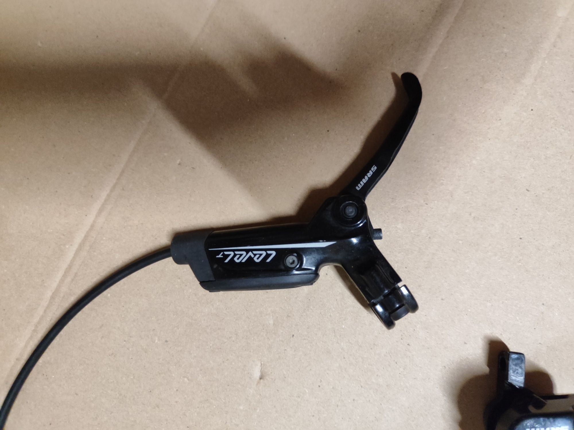 Hamulce hydrauliczne Sram level t