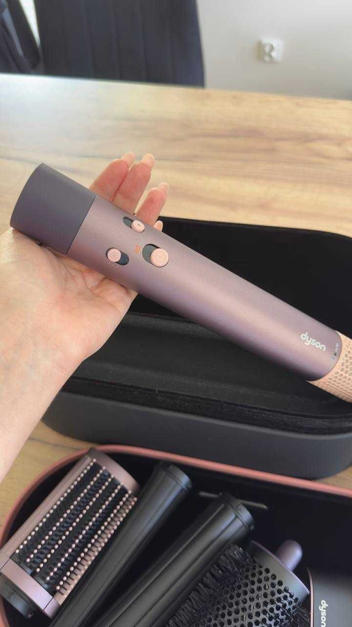 Dyson Airwrap z Bluetooth – edycja limitowana, fioletowa