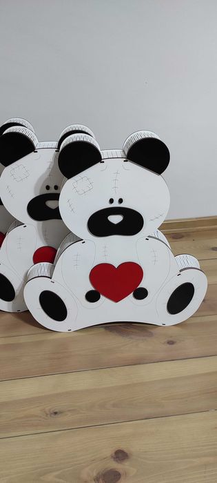 Drewniane pudełko w kształcie Misia