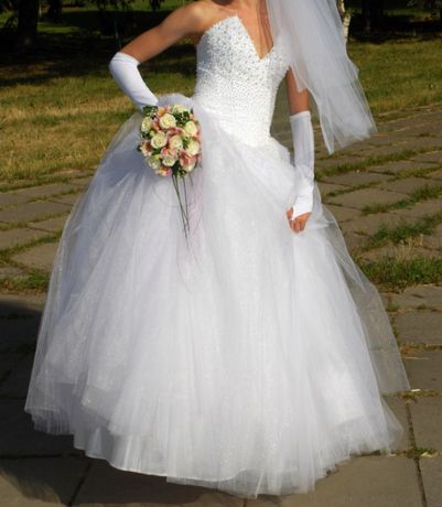 Свадебное платье в отличном состоянии (1 раз одетое- как новое!)