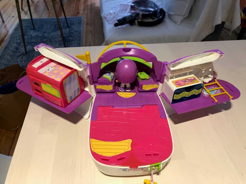 Iate Pynipon com figuras