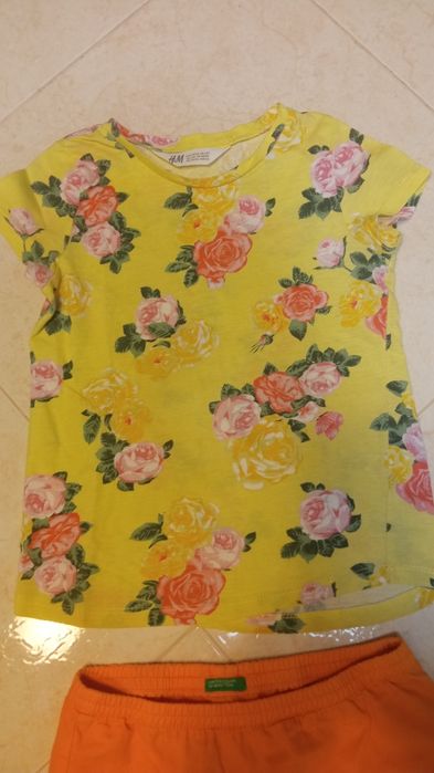 Conjunto saia Benetton e tshirt H&M. Menina 5-6 anos