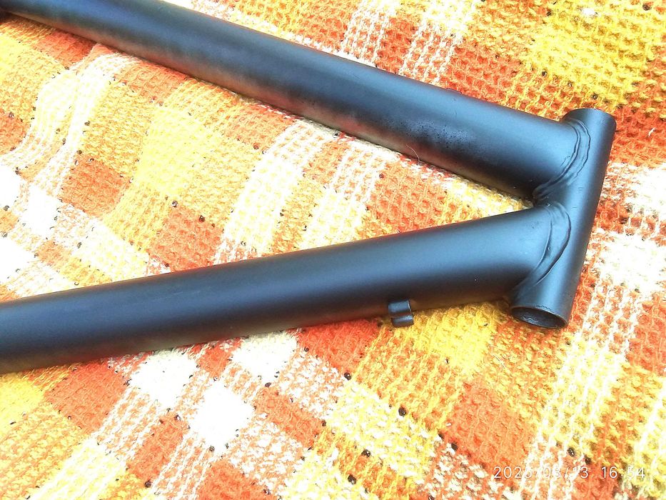 Rama rowerowa do kół 26 cali.