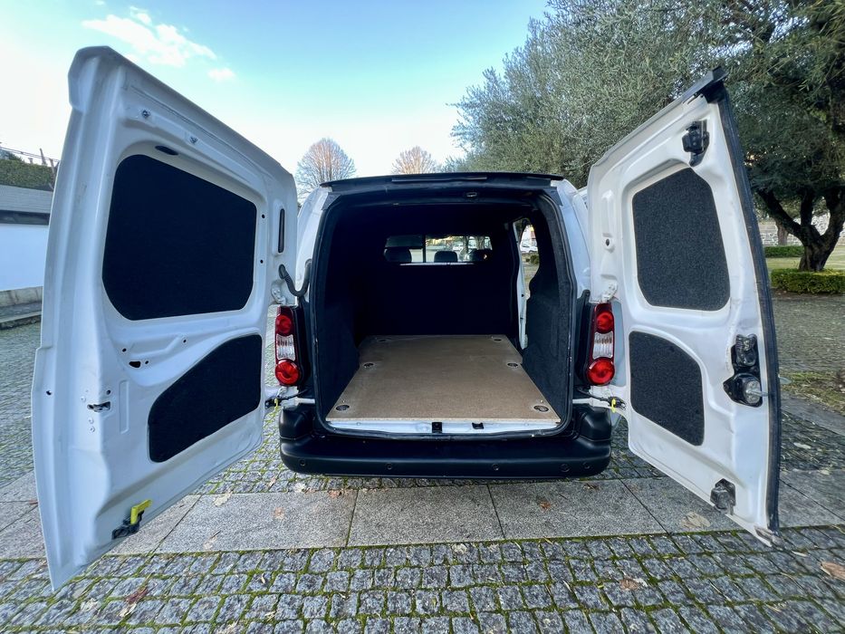 Peugeot Partner 1.6 Hdi 100cv GPS/3Lug./AC