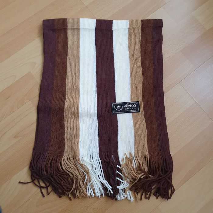 Шарф новий, гарне поєднання кольорів