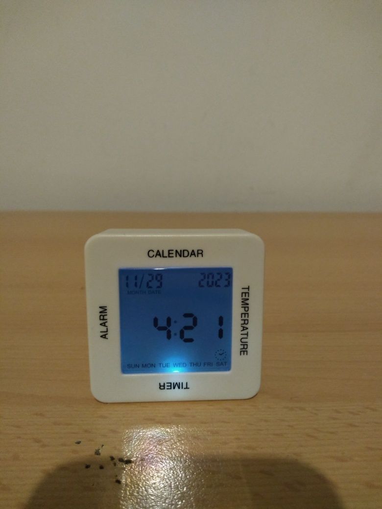 Termometr elektroniczny kalendarz budzik stoper minutnik