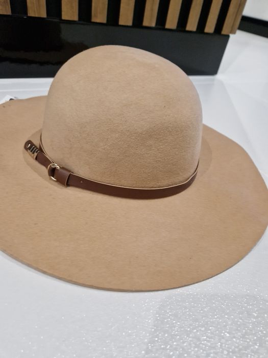 Kapelusz damski beżowy nowy