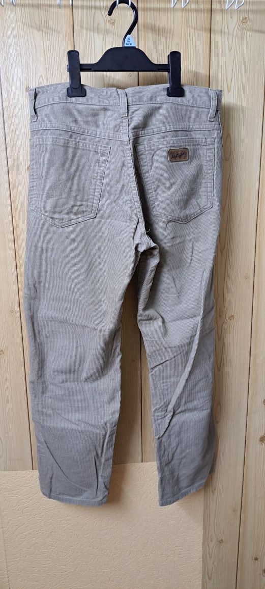 Spodnie sztruksowe męskie Wrangler 31-30 dla niskich