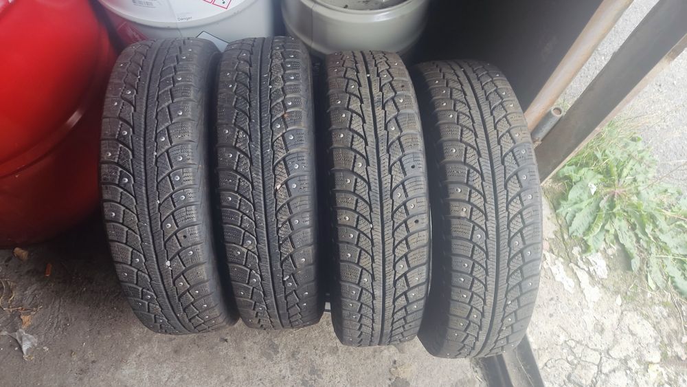 Продам шины с дисками Таврия