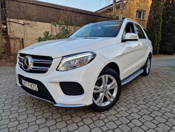 Wynajem do ślubu Mercedes GLE Biały Suv limuzyna auto sesja