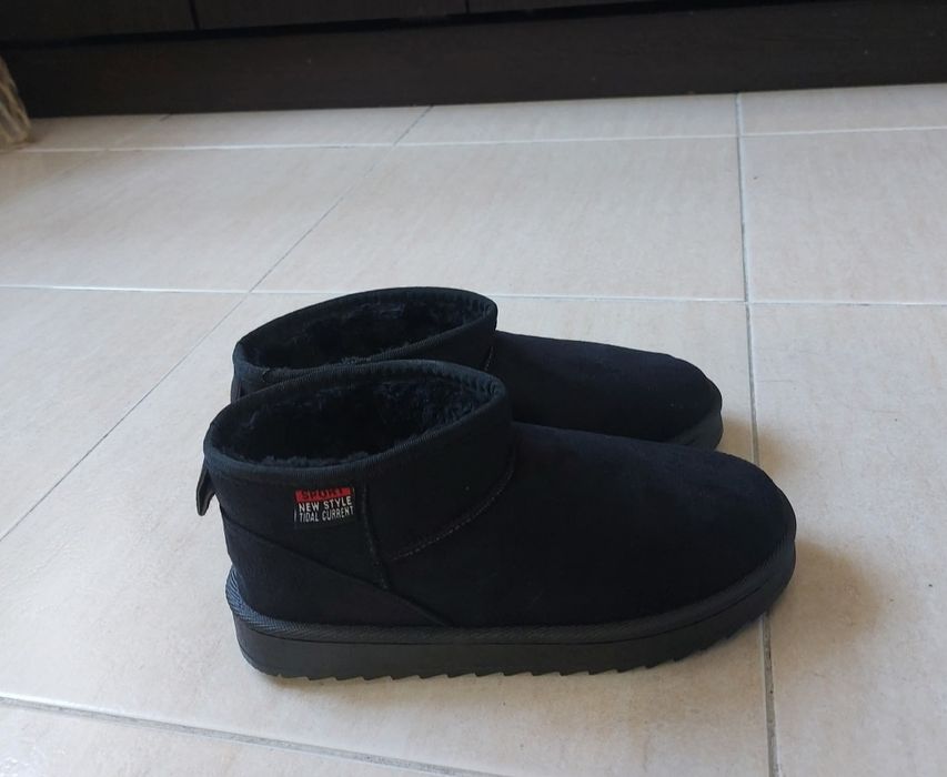 Уггі коричневі та чорні