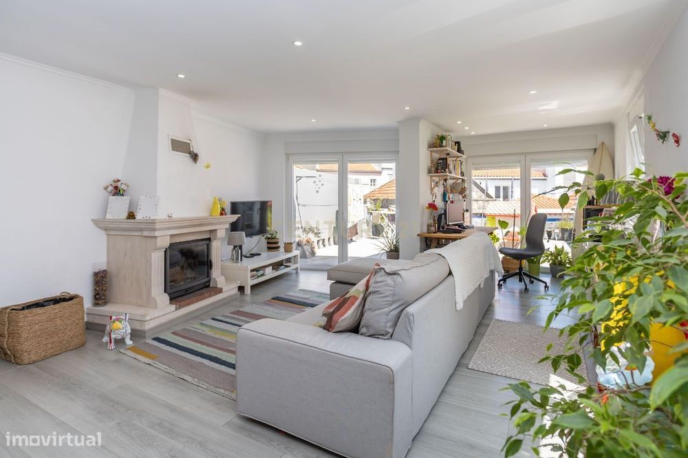 Apartamento 4 Ass. no Centro Histórico de Palmela com Vista Deslumbran