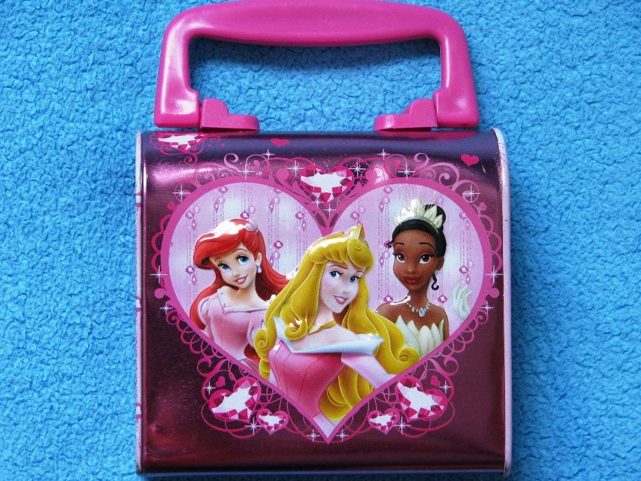 Kuferek księżniczki z bohaterkami filmów Disneya kuferek Disney