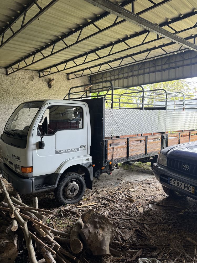 Nissan cabstar 127 mil km’s reais