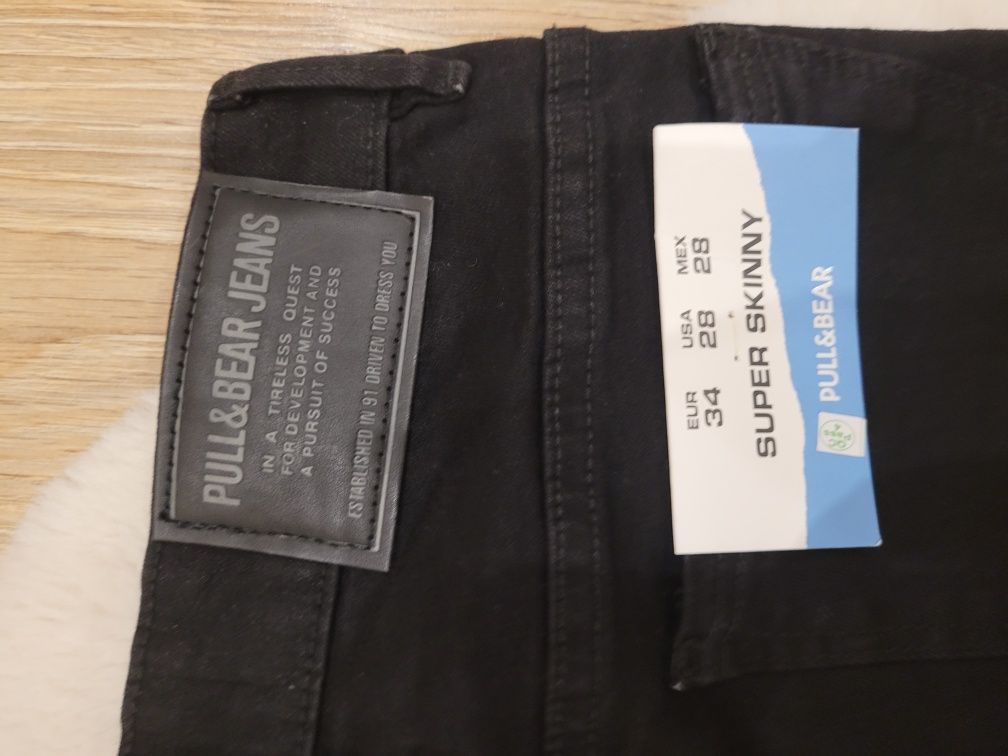 Czarne jeansy super skinny pull&bear 34 xs