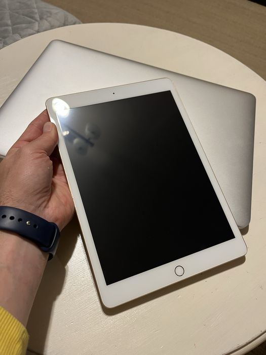 Apple iPad 8 покоління 32Gb модель А2270