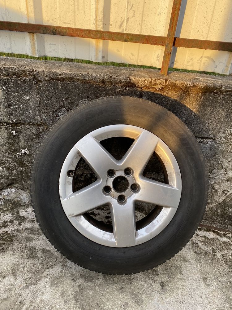 vendo 4 pneus com jante 15