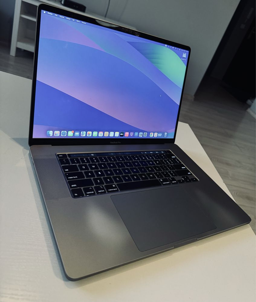 Apple MacBook Pro 16’ 2019r. 2TB dysk, 64GB RAM, i9 2.4 GHz, OKAZJA!