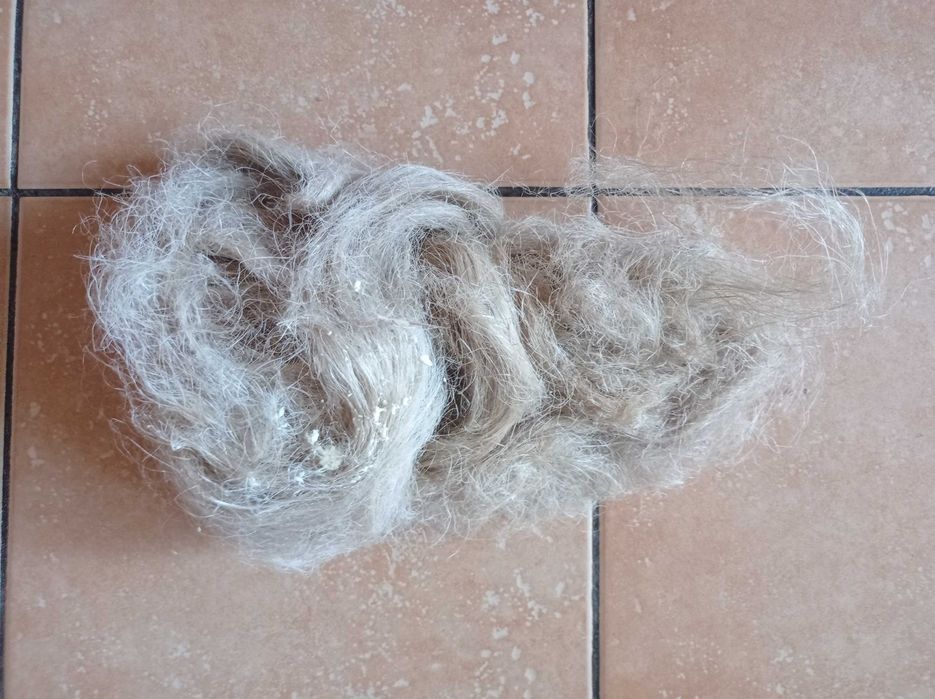 Продам нові потолочні плити та сантехнічну паклю