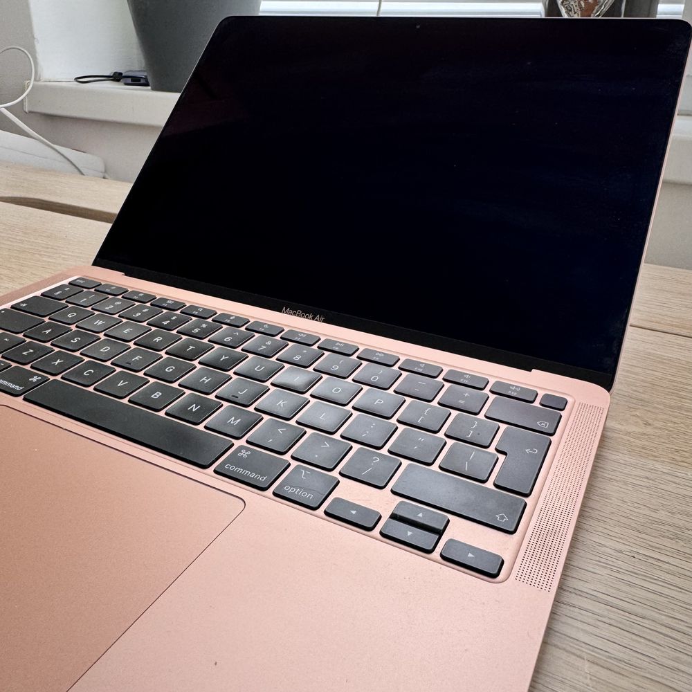 MacBook Air 13” M1 • 2020 • Różowy • 8GB RAM • 256GB SSD