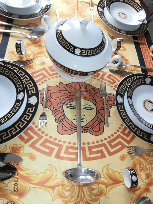 VERSACE komplet obiadowy na 6 osób, 45 elementów + walizka + obrus