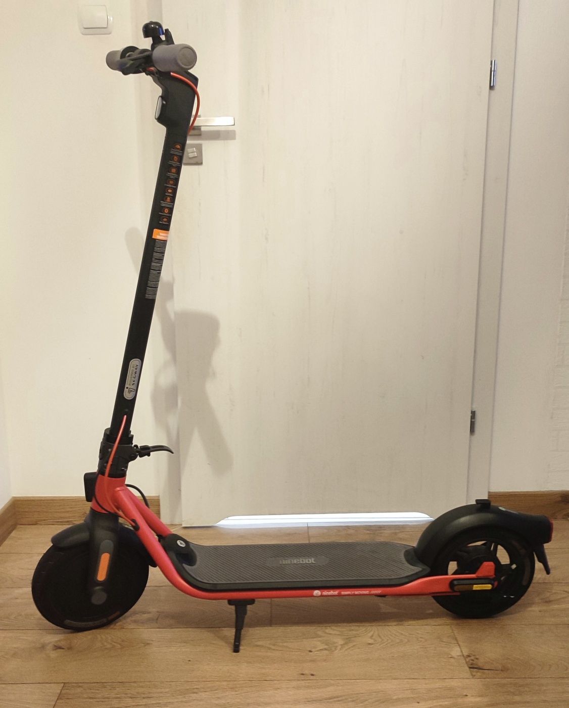 Hulajnoga elektryczna Ninebot Segway D38D