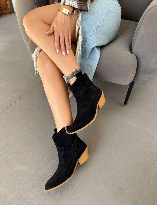 Козаки ботинки женские