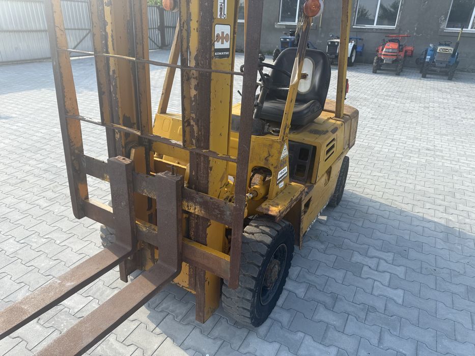 Навантажувач вилковий Komatsu FD25D - дизель