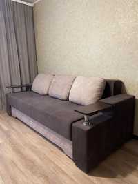Продам розкладний диван у вітальню