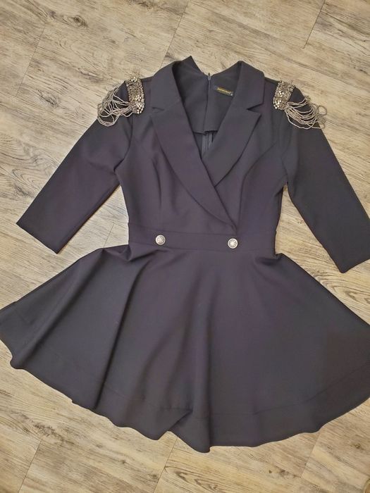 Нарядна сукня з пагонами з бісера