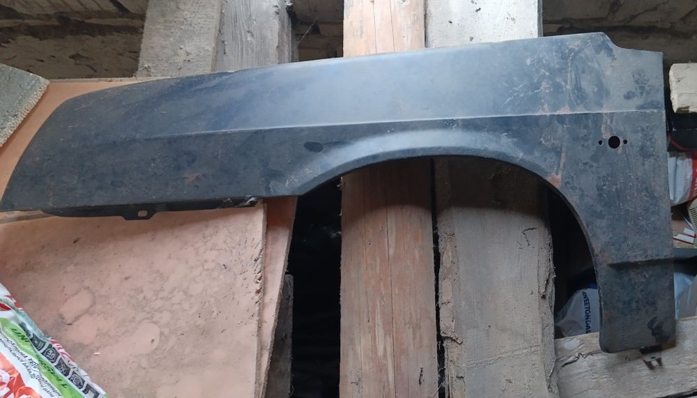 Продам крыло 2109