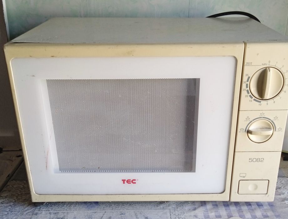 Мікроволновка. Мікрохвильовка. Мікрохвильова піч. Піч. Електрика.